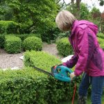 Electric hedgetrimmer - much lighter