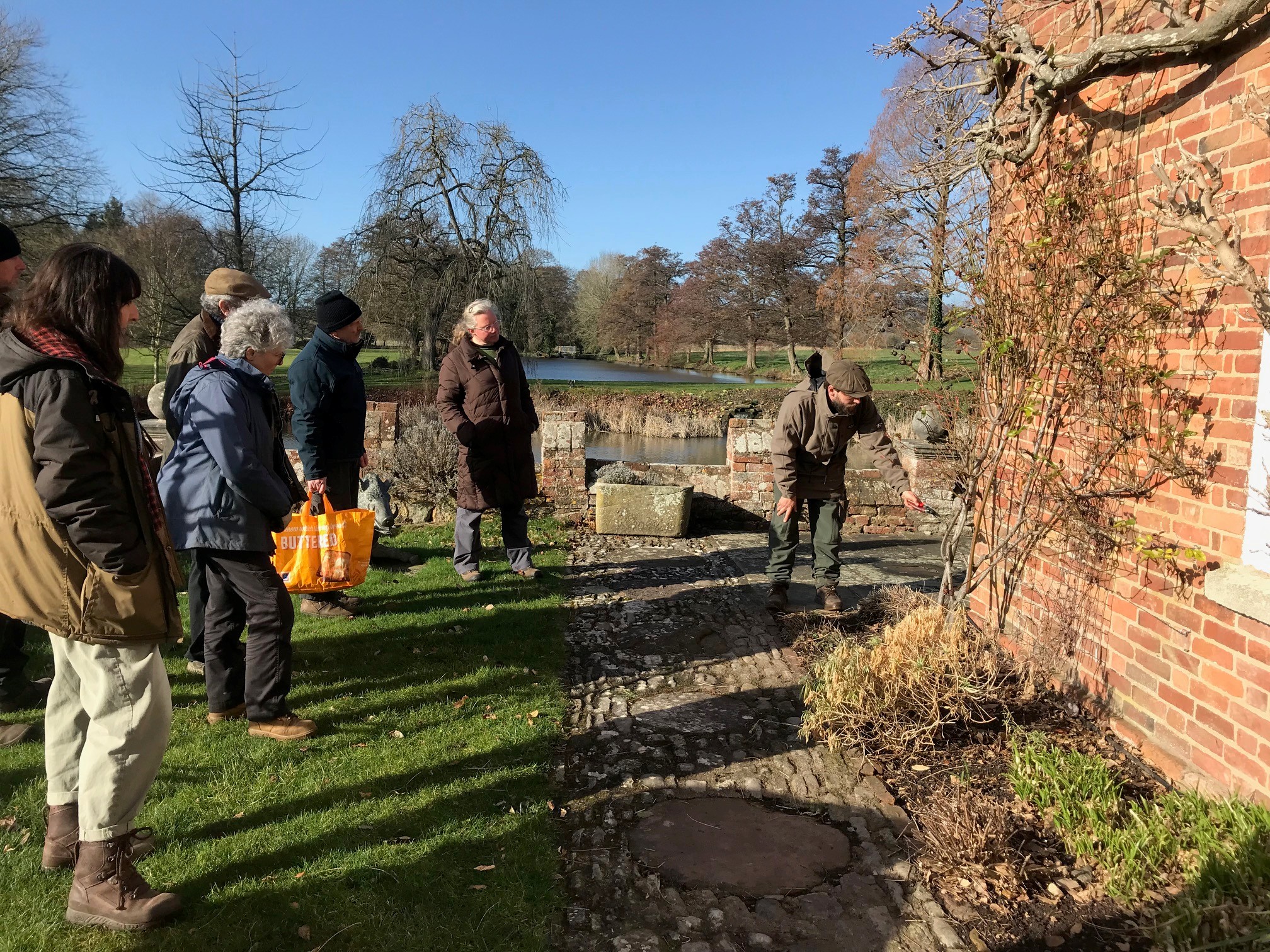 Worcestershire - Pruning Climbing Roses Practical Skills Day
